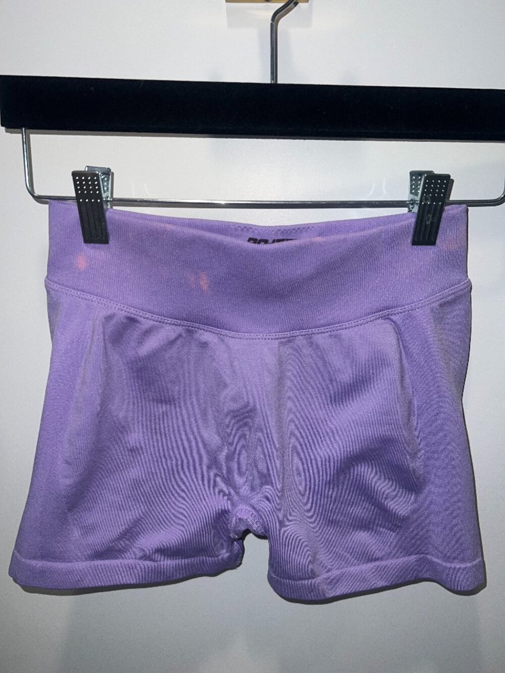 BO+TEE Super Sculpt Seamless Mini Shorts in Lavender - Size Small